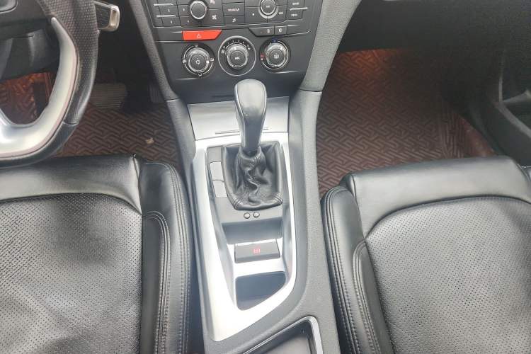 Used DS 6 2014 1.6T Elegant Version THP160