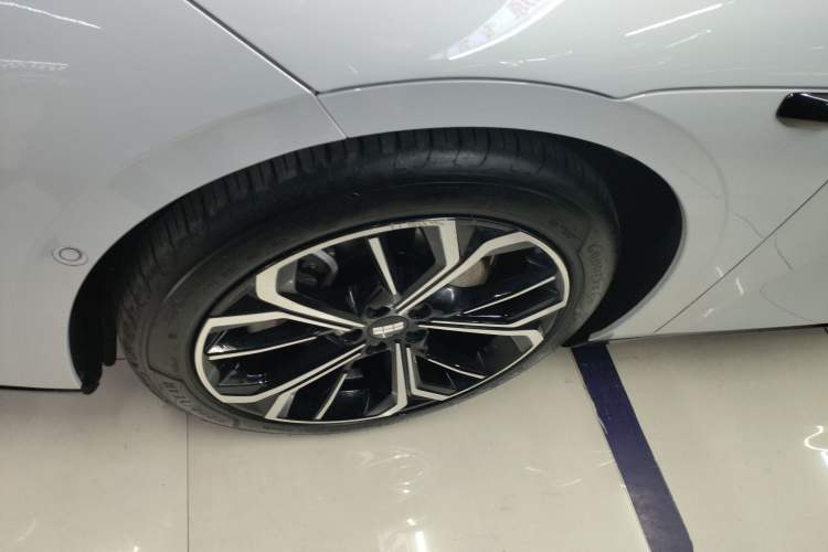 Used Geely Galaxy E8 2025 700 km Long-Range Intelligent Driving Version