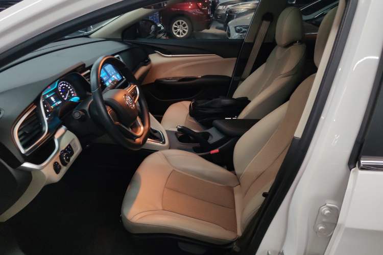 Used Buick GT 2017 15N Automatic Elite Version Left Front Seat