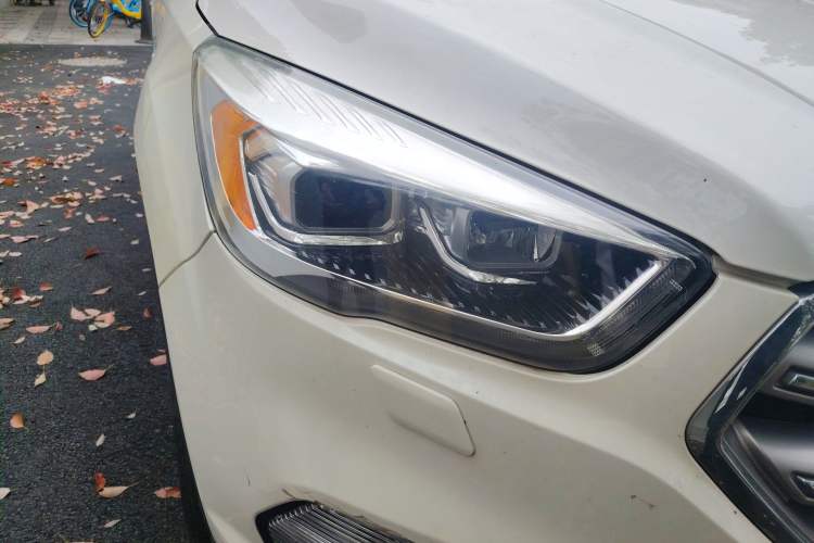 Used Ford Kuga 2017 EcoBoost 245 4x4 Prestige Edition Right Front Headlight