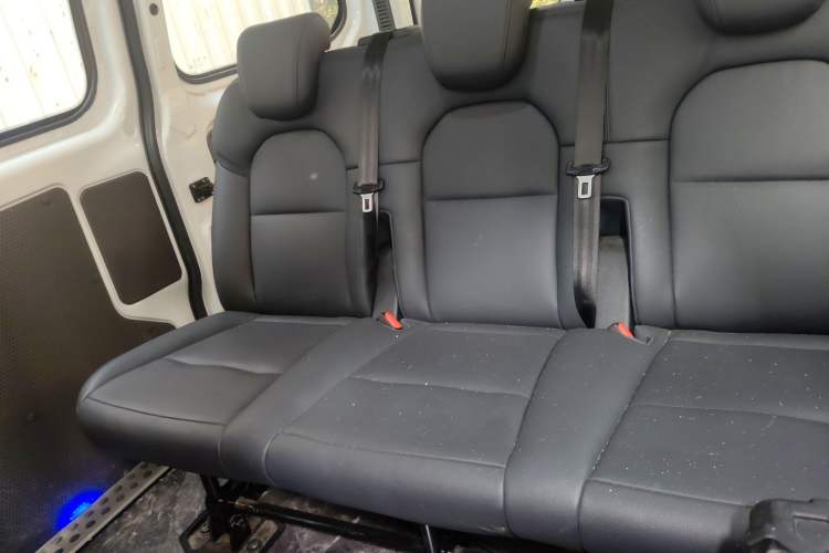 Used Ford Transit 2023 2.0T Diesel Manual Multifunction Commercial Vehicle Short Wheelbase Low Roof 5/6 Seats Left Rear Seat