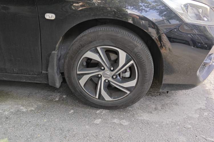 Used Honda Accord 2016 2.0L Elite Edition Right Front Wheel Hub