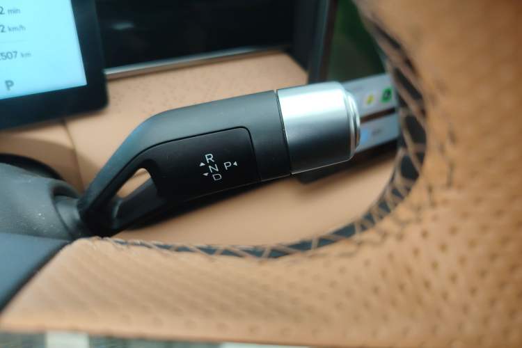 Used Geely Galaxy 8 2025 130km EM-P Starship Edition Gear Lever