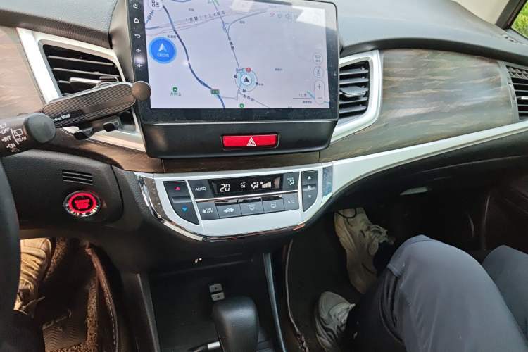 Used Honda Jade 2017 1.8L automatic Comfort version 5 seats Audio And AC Panel