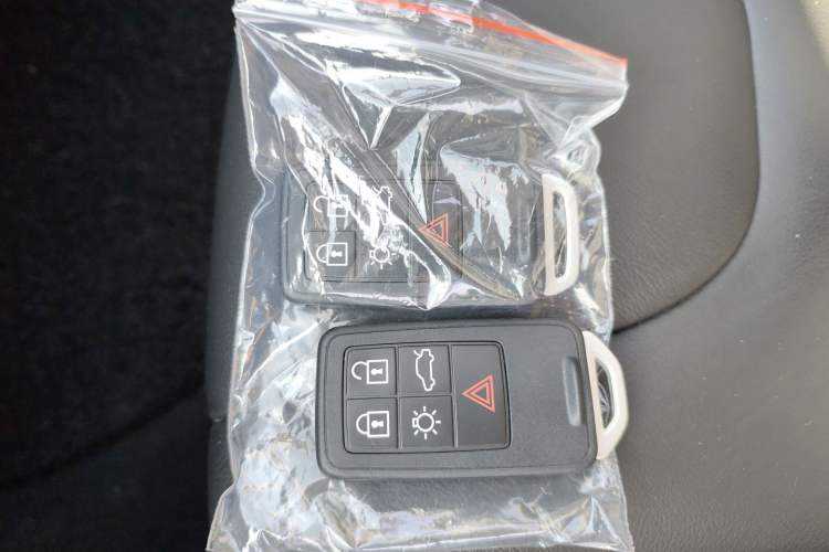 Used Volvo V40 2017 T3 Zhiyi Edition