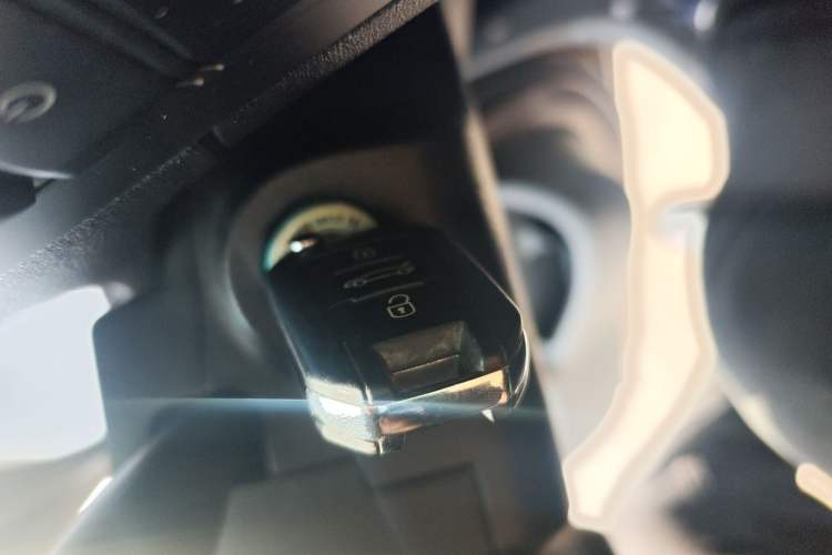 Used Peugeot 301 2014 1.6L Manual Comfort Edition Vehicle Key