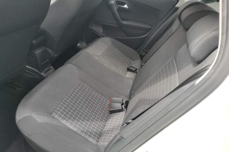 Used Volkswagen Polo 2014 1.6L Manual Comfort Edition
