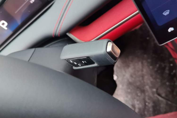 Used Xiaomi Auto SU7 2024 Rear-Drive Standard Founder Edition
