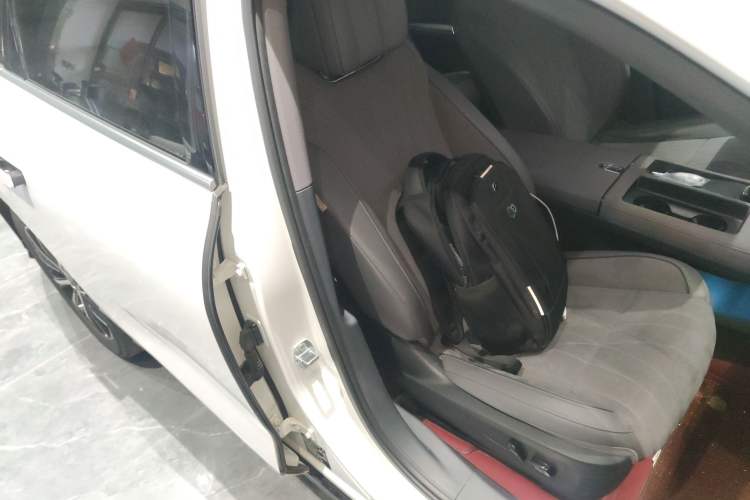 Used VOYAH PASSION 2024 PHEV Four-Wheel Drive Ultra-Long Range Flagship Model