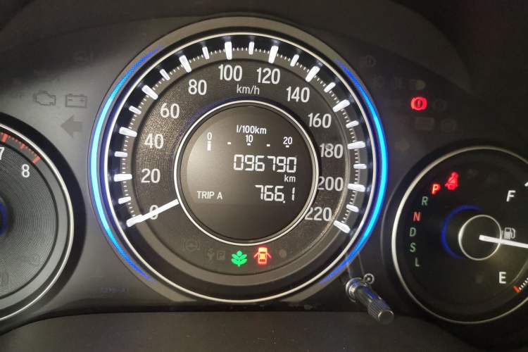 Used Honda Crider 2016 1.8L CVT Luxury Edition Odometer Close Up