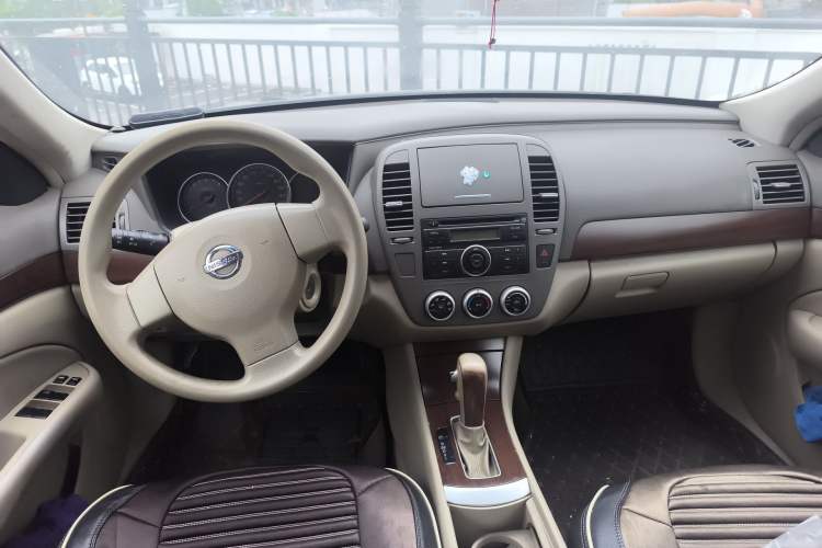 Used Nissan Sylphy 2007 1.6 XE Comfort Edition Center Console