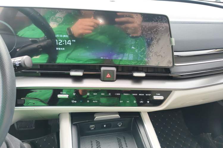 Used Kia Sportage (Chinese Domestic Model) 2023 2.0L HEV Two-Wheel Drive Flagship Edition