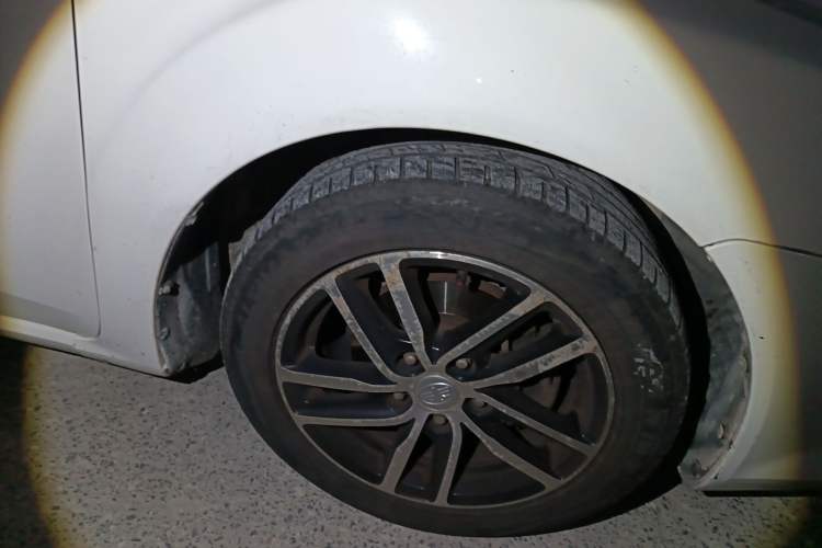 Used Bestune B50 2013 1.6L automatic luxury version Right Front Wheel Hub