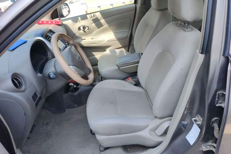 Used Nissan Sunny 2014 1.5XE Manual Elite Edition Left Front Seat