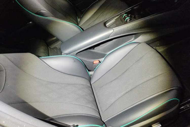 Used BYD Dolphin 2024 Honor Edition 420km Fashion Version
