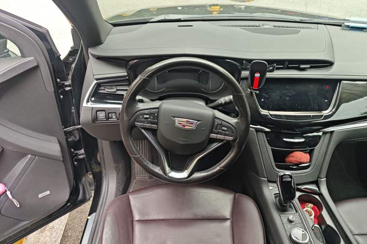 Used Cadillac XT6 2021 2.0T Six-Seater Four-Wheel-Drive Luxury Version
