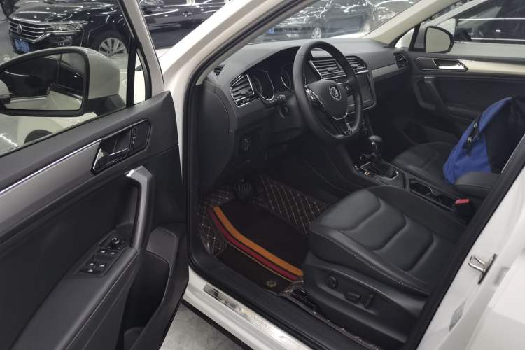 Used Volkswagen Tiguan L 2019 Updated Version 330TSI Automatic Two-Wheel Drive Panoramic Comfort Edition China VI Standard Driver Seat