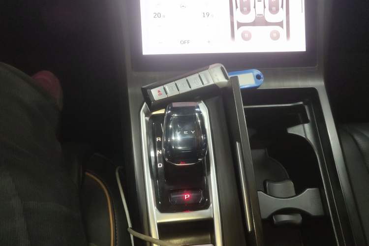 Used Wey Latte DHT 2022 1.5T DHT Extra-Large Cup Gear Lever