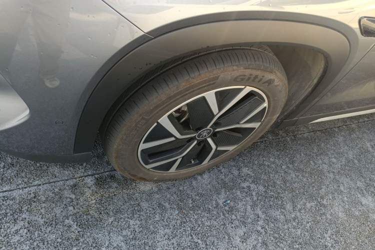 Used BYD Song L DM-i 2025 Intelligent Driving Version 160 km Beyond-Range Type Left Front Wheel Hub