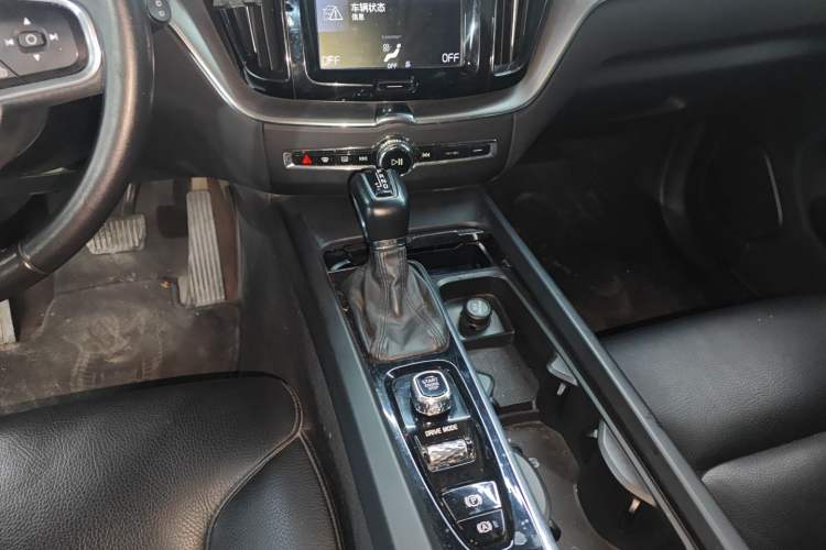 Used Volvo XC60 2018 T5 4x4 Zhiyi Edition