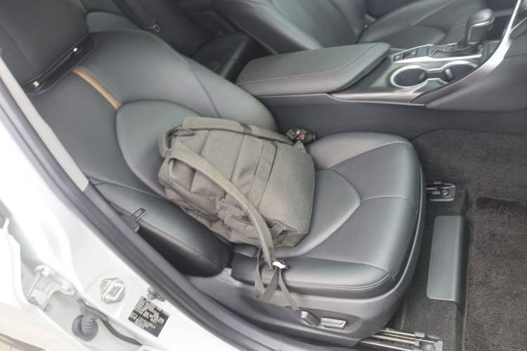 Used Toyota Camry 2023 2.0G Luxury Edition