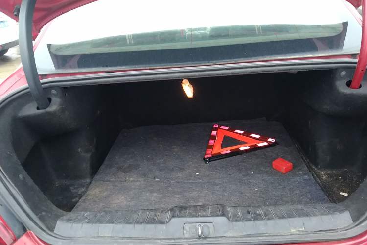 Used Peugeot 308 2014 Enjoy Edition Classic 1.6L Manual YouShang Model Trunk