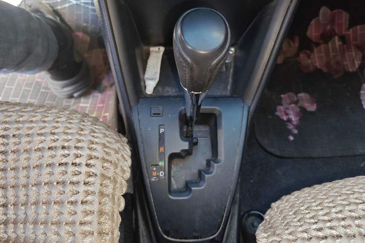 Used Toyota YARiS L Zhi Xiang 2017 1.5E CVT Dynamic Edition Gear Lever