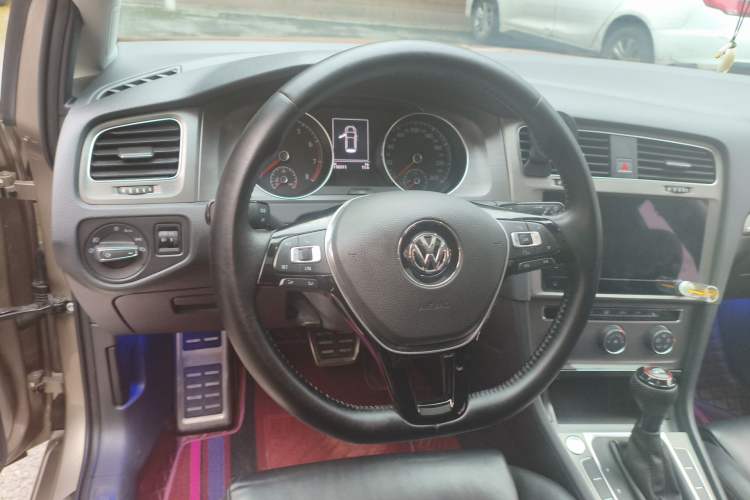 Used Volkswagen Golf 2016 230TSI Automatic Luxury Version Steering Wheel