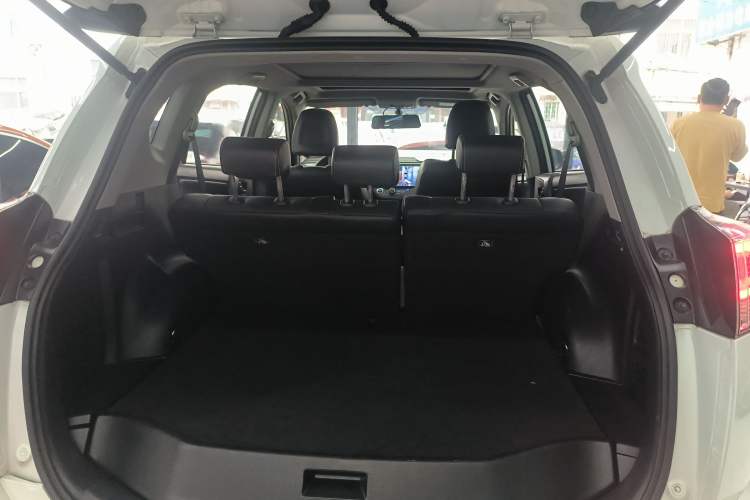 Used Toyota RAV4 2016 2.5L Automatic 4x4 Elite Edition
