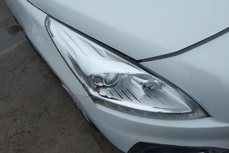 Used Peugeot 3008 2013 2.0L Automatic Trend Edition Right Front Headlight