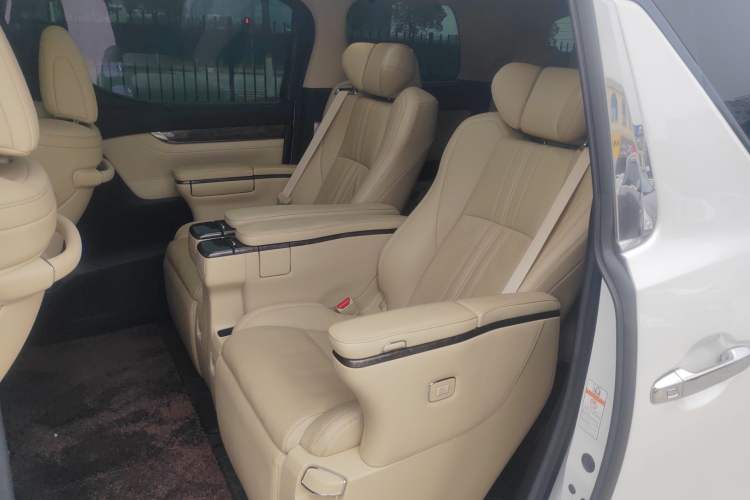 Used Toyota Alphard 2021 Dual-Engine 2.5L Prestige Edition
