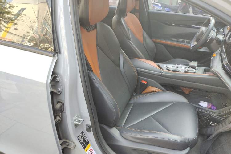 Used Changan UNI-V 2022 1.5T Prestige Version