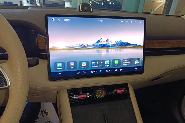 Used Hima AITO M7 2024 1.5T Four-Wheel Drive Plus Version 5 Seats Audio And AC Panel