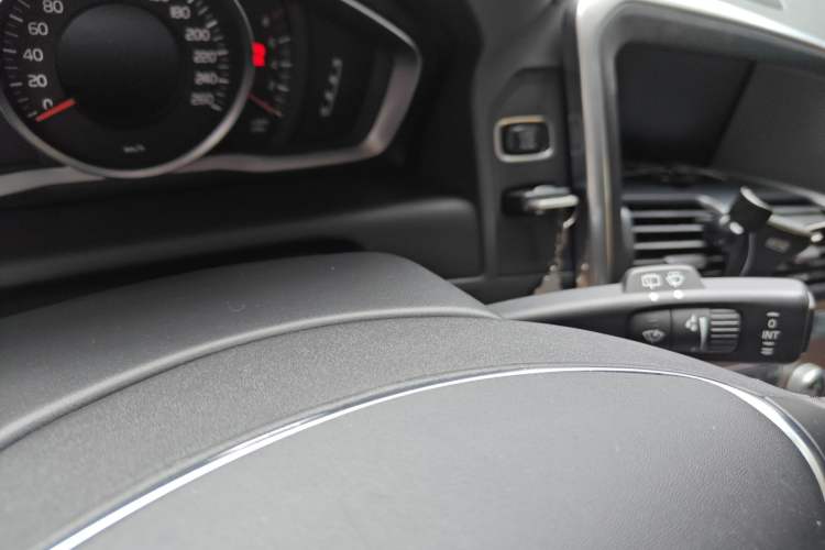 Used Volvo XC60 2017 T5 AWD Smart Upgrade Edition Vehicle Key