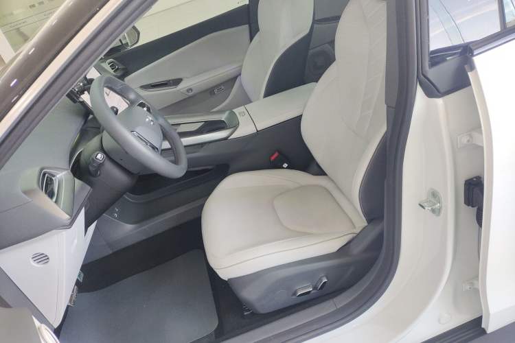 Used ARCFOX Alpha S5 2024 560MAX 185kW Left Front Seat