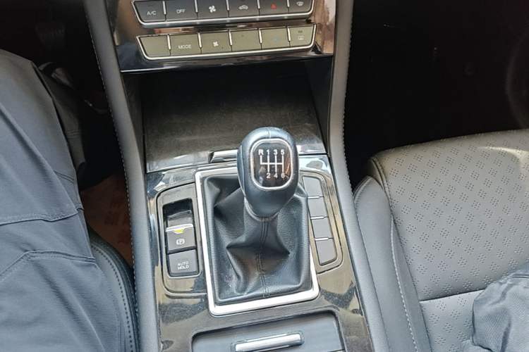 Used Sinotruk VGV U70 2020 1.5T Manual Elite Sunroof Version 7 Seats
