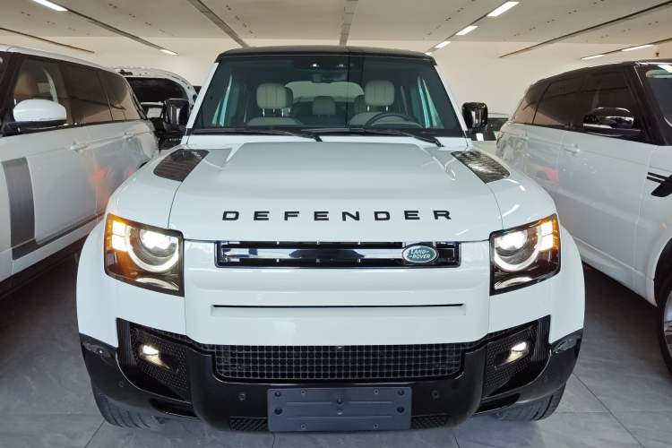 Used Land Rover Defender 2025 110 3.0T P400 – Dynamic HSE

