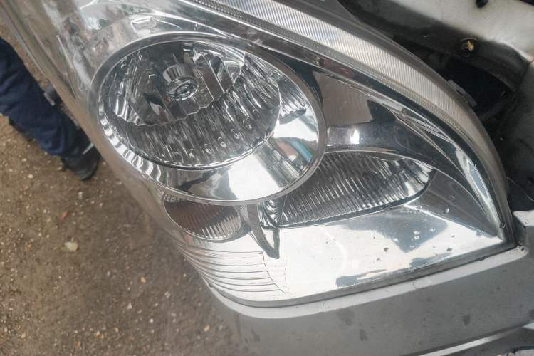 Used Wuling Rongguang 2012 1.5L Extended Basic Version Right Front Headlight