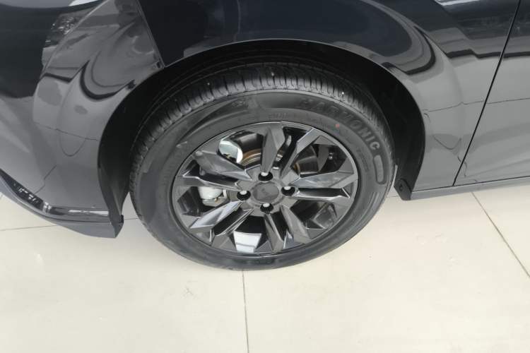 Used Dongfeng Aeolus Yixuan 2025 1.5L Automatic Luxury Version
