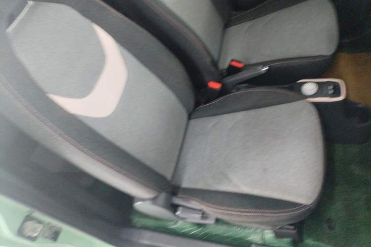 Used Chery QQ Ice Cream 2022 120km Conical Shape Lithium Iron Phosphate Right Front Seat