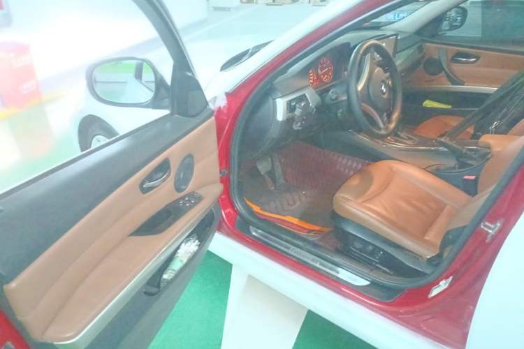 Used BMW 3 Series 2011 320i Luxury Edition
