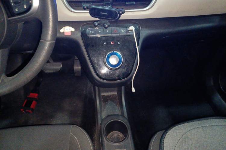 Used ORA White Cat 2022 Upgraded Model 305km Range Luxury Version Lithium-Ion Battery
