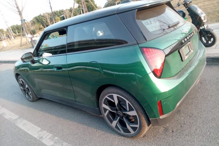 Used MINI Electric MINI COOPER 2024 452km COOPER SE Artist
