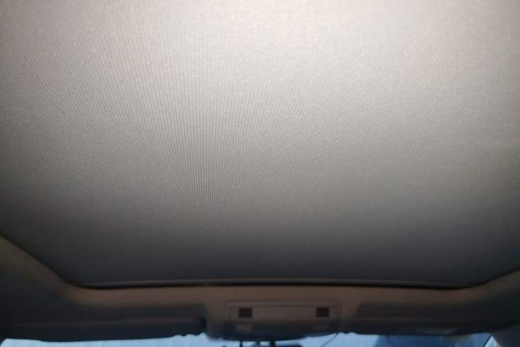 Used Volkswagen T-ROC 2019 230TSI DSG Two-Wheel-Drive Advanced Version China VI Standard Headliner