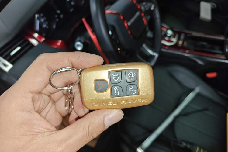 Used Land Rover Range Evoque 2018 240 PS SE Smart Brilliance Edition
