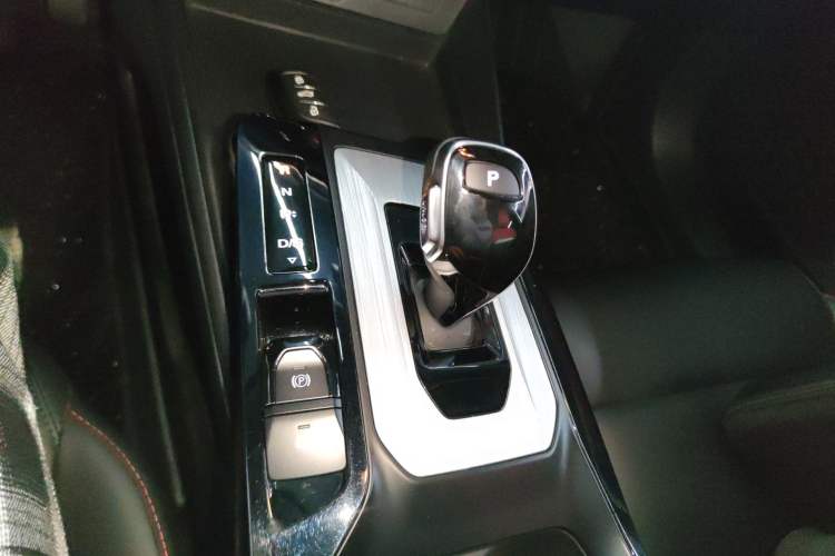 Used MG 5 2021 Revised 300TGI DCT Qingshè Luxurious Enjoyment Edition
