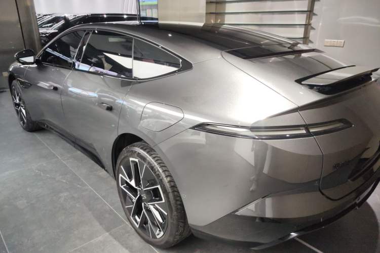 Used Avatr 12 2025 Year Updated Ultra Extended-Range Version Rear Left 45 Deg