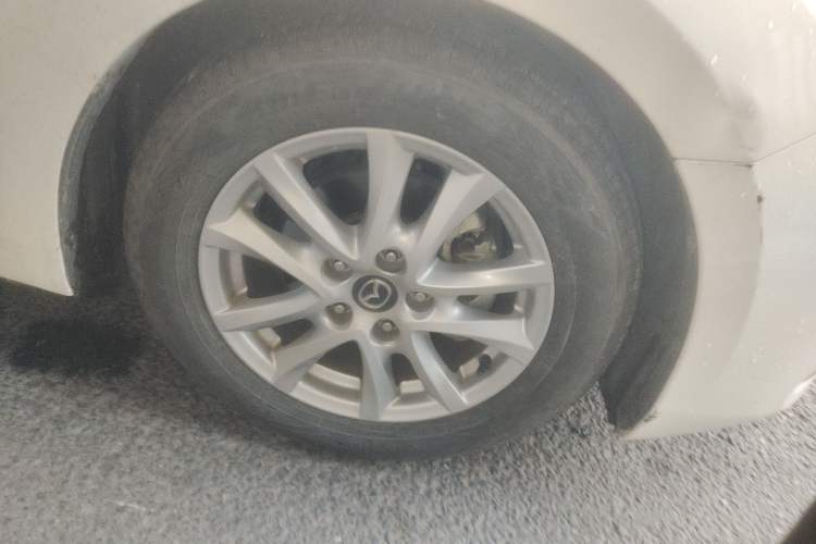 Used Mazda 3 Axela 2017 Sedan 1.5L Automatic Luxury Model China VI Standard Right Front Wheel Hub