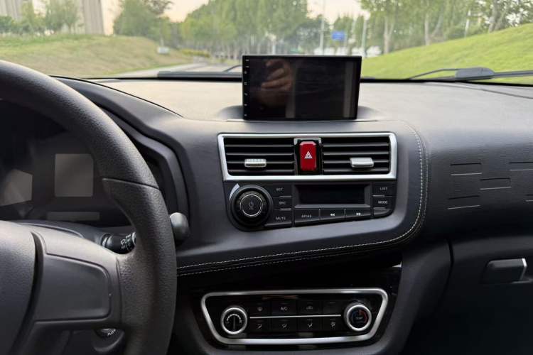 Used SOL E10X 2021 150 km Ambitious Trim Audio And AC Panel