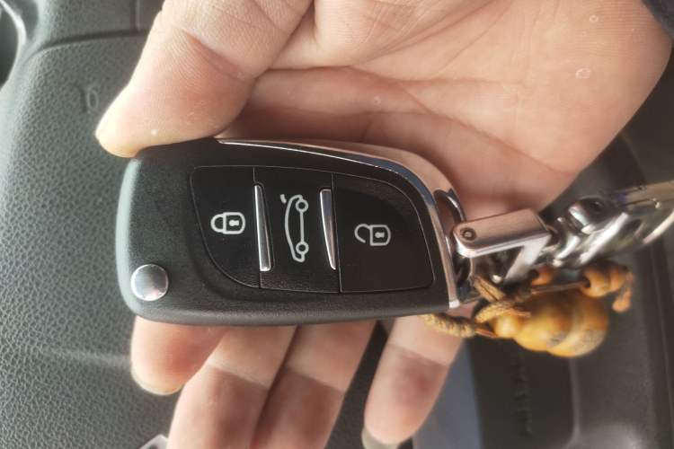 Used Peugeot 308 2014 Enjoy Edition Classic 1.6L Manual YouShang Model Vehicle Key